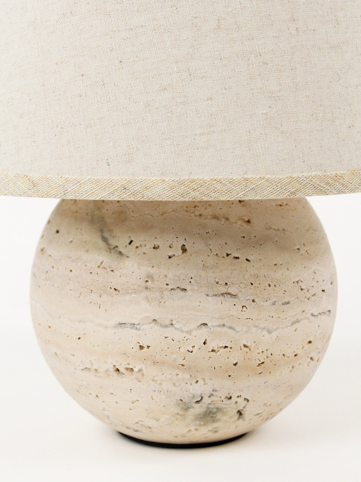 Silée Travertine Lamp